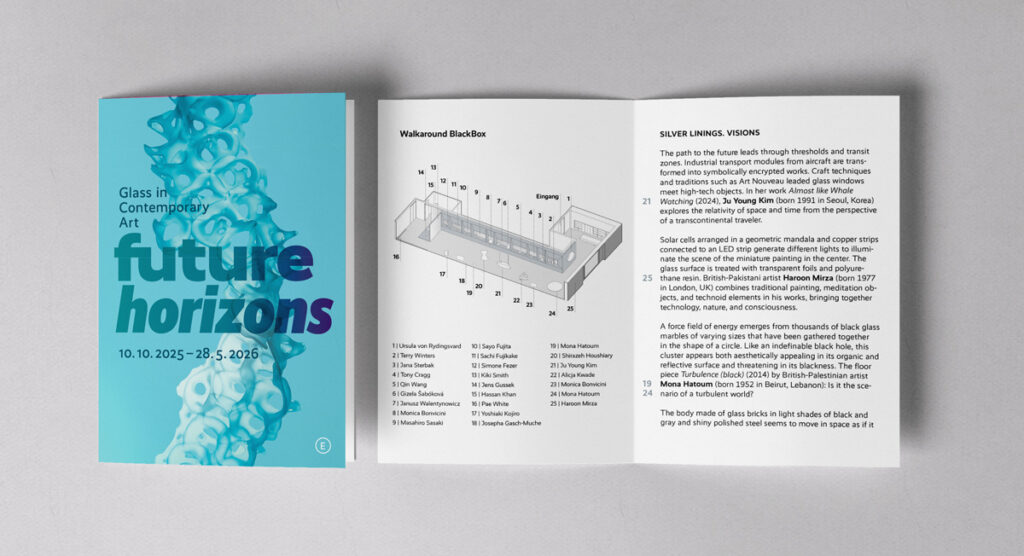 Booklet mit Informationen zur Ausstellung in englischer Sprache